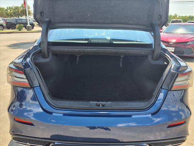 2022 Nissan Maxima SV