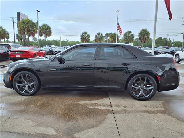 2021 Chrysler 300 Touring