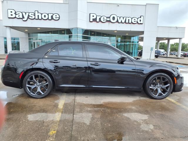 2021 Chrysler 300 Touring