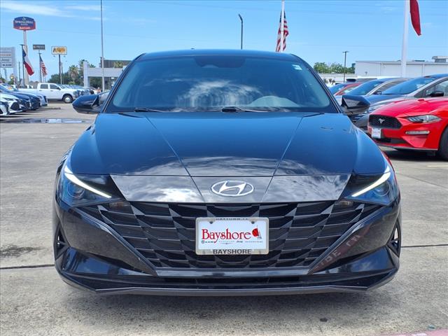 2022 Hyundai ELANTRA SE