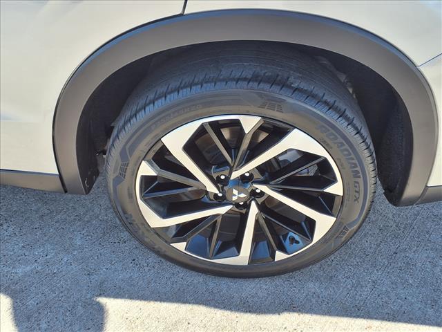 2022 Mitsubishi Outlander ES