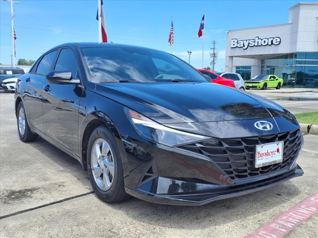 2022 Hyundai ELANTRA SE