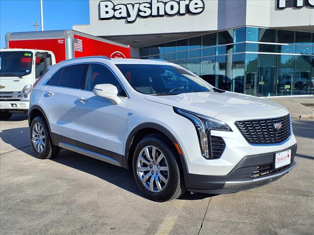 2022 Cadillac XT4 Premium Luxury