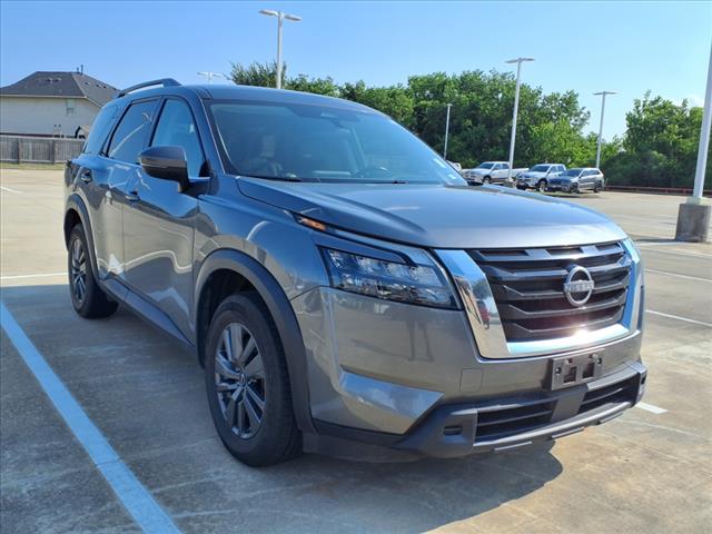 2023 Nissan Pathfinder SV