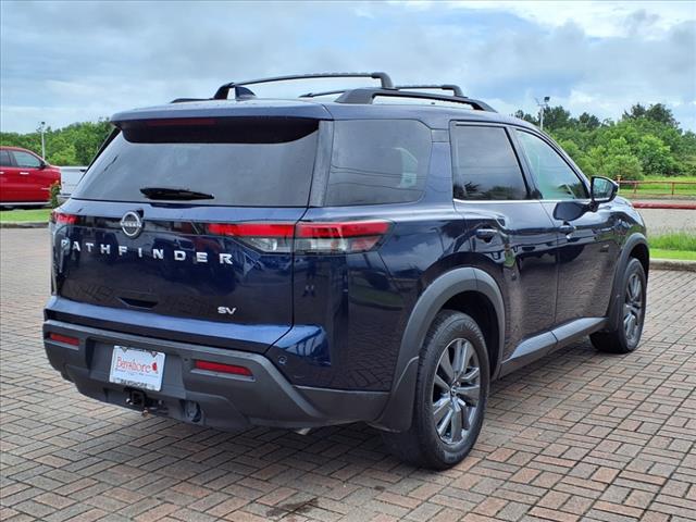 2022 Nissan Pathfinder SV