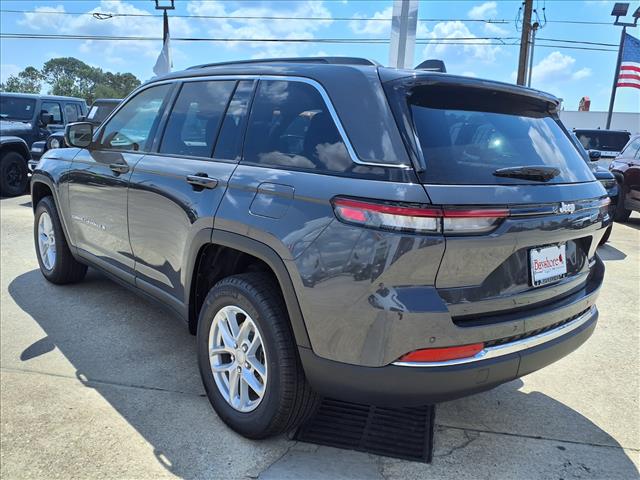 2025 Jeep Grand Cherokee Laredo