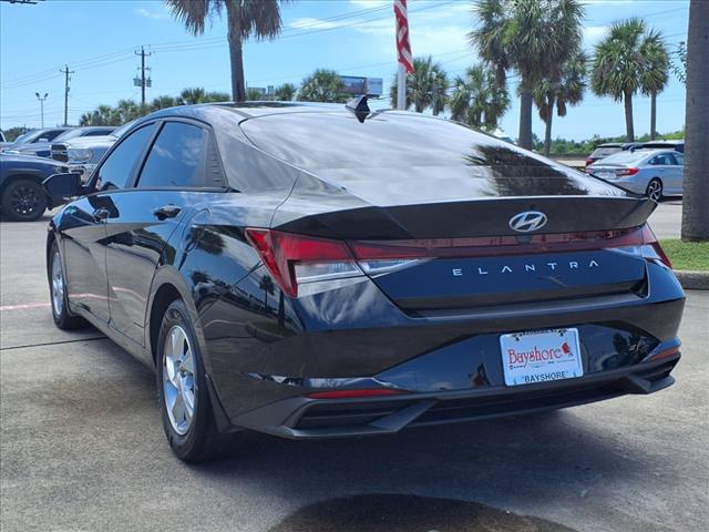 2022 Hyundai ELANTRA SE