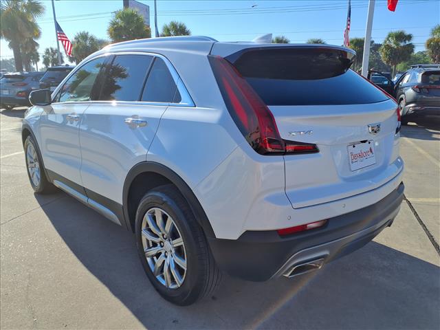 2022 Cadillac XT4 Premium Luxury