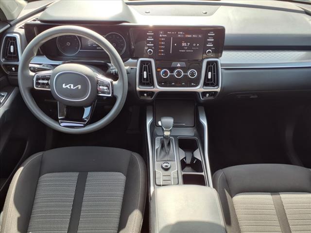 2023 Kia Sorento LX