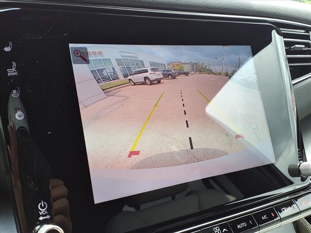 2025 Jeep Wagoneer Base