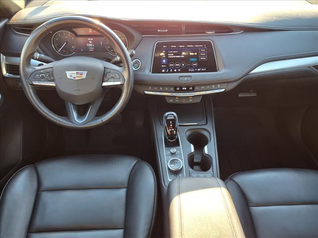 2022 Cadillac XT4 Premium Luxury