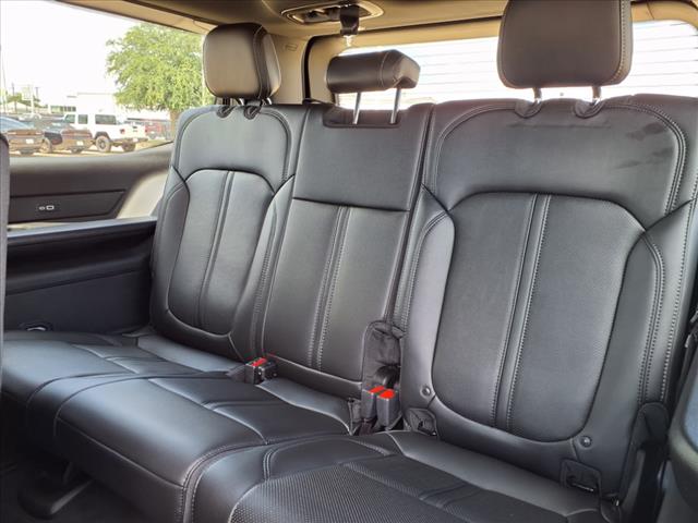 2025 Jeep Wagoneer Base