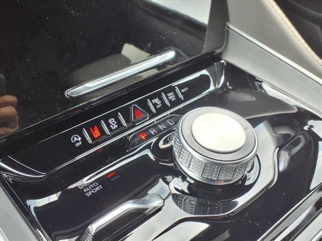 2025 Jeep Wagoneer Base