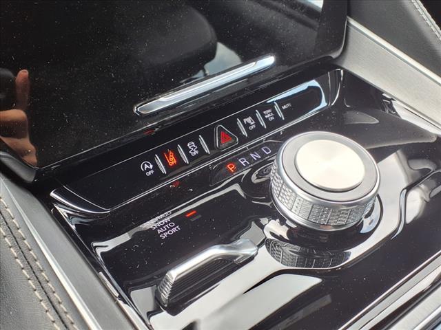 2025 Jeep Wagoneer Base