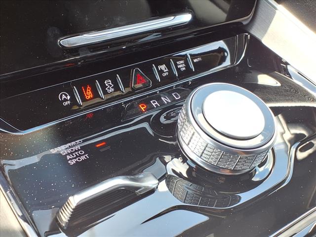2025 Jeep Wagoneer Base