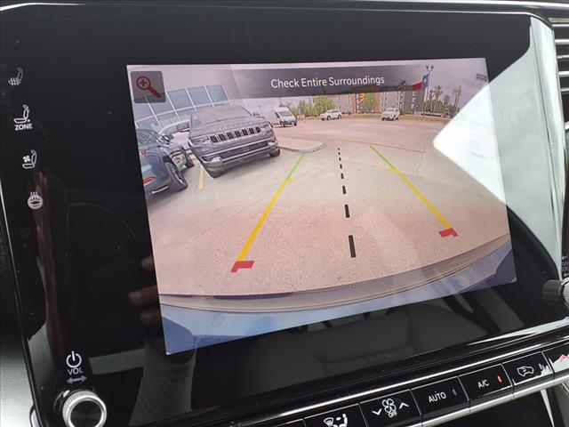 2025 Jeep Wagoneer Base