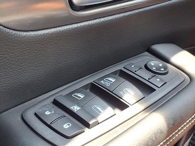 2025 Chrysler Voyager LX
