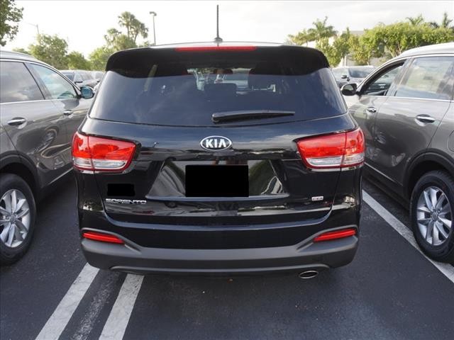 2017 Kia Sorento L