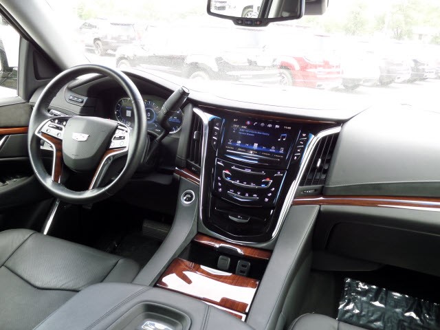 2016 Cadillac Escalade Luxury Collection