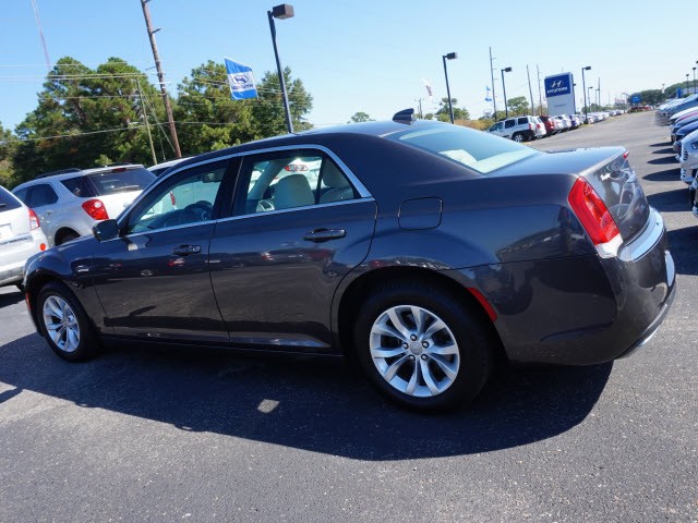 2015 Chrysler 300 Limited