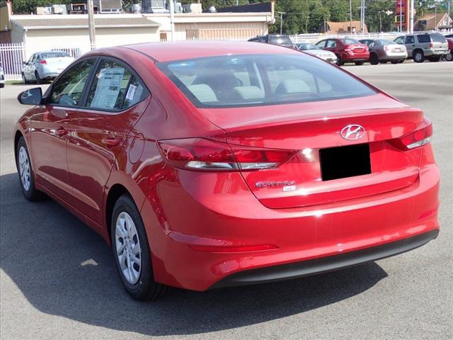 2018 Hyundai ELANTRA SE