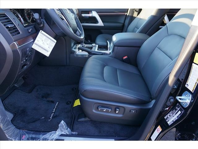 2018 Toyota Land Cruiser AWD