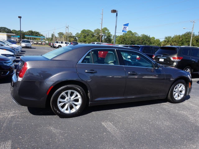 2015 Chrysler 300 Limited