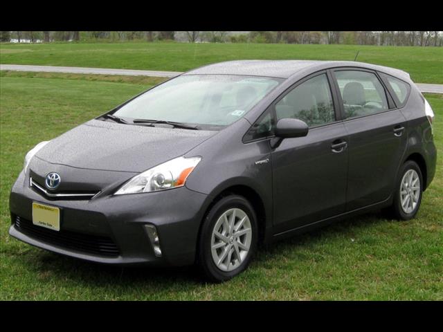 2017 Toyota Prius V Three