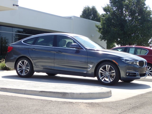 2017 BMW 3 Series 330i xDrive Gran Turismo
