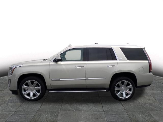 2016 Cadillac Escalade Luxury Collection