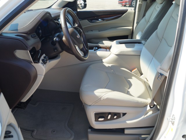2016 Cadillac Escalade Luxury Collection