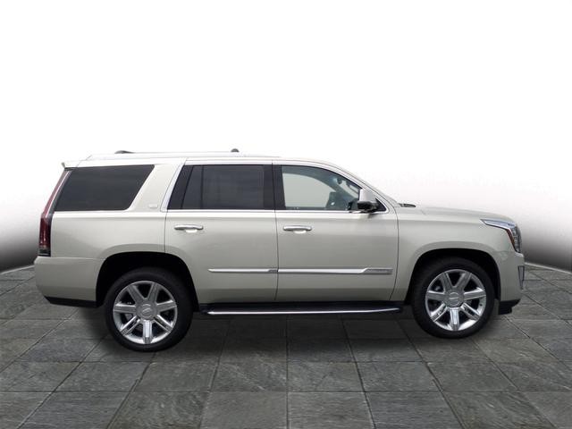 2016 Cadillac Escalade Luxury Collection