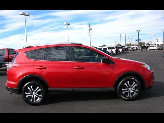 2017 Toyota RAV4 LE