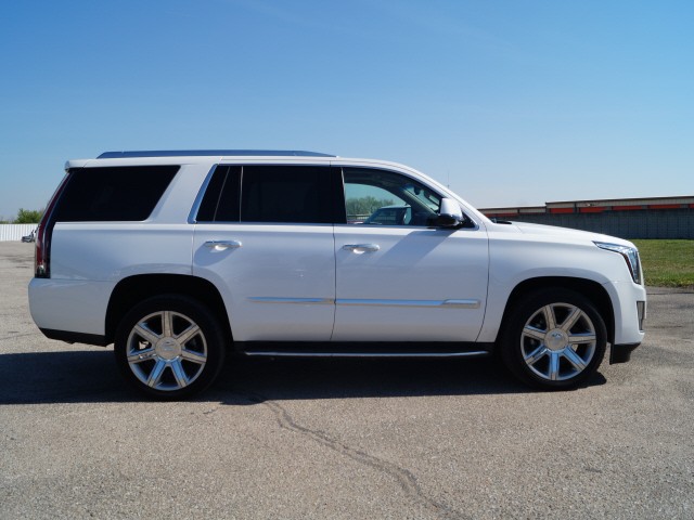 2016 Cadillac Escalade Luxury Collection