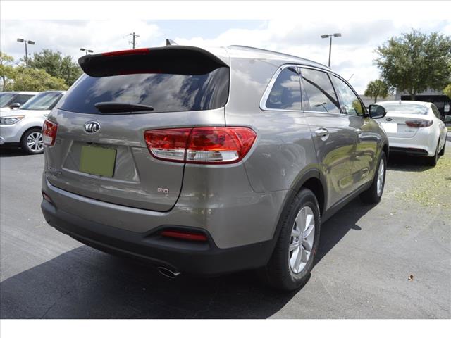 2017 Kia Sorento LX