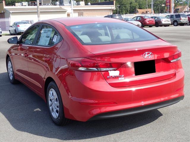 2018 Hyundai ELANTRA SE