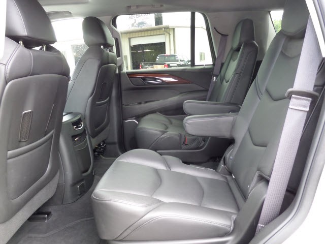 2016 Cadillac Escalade Luxury Collection
