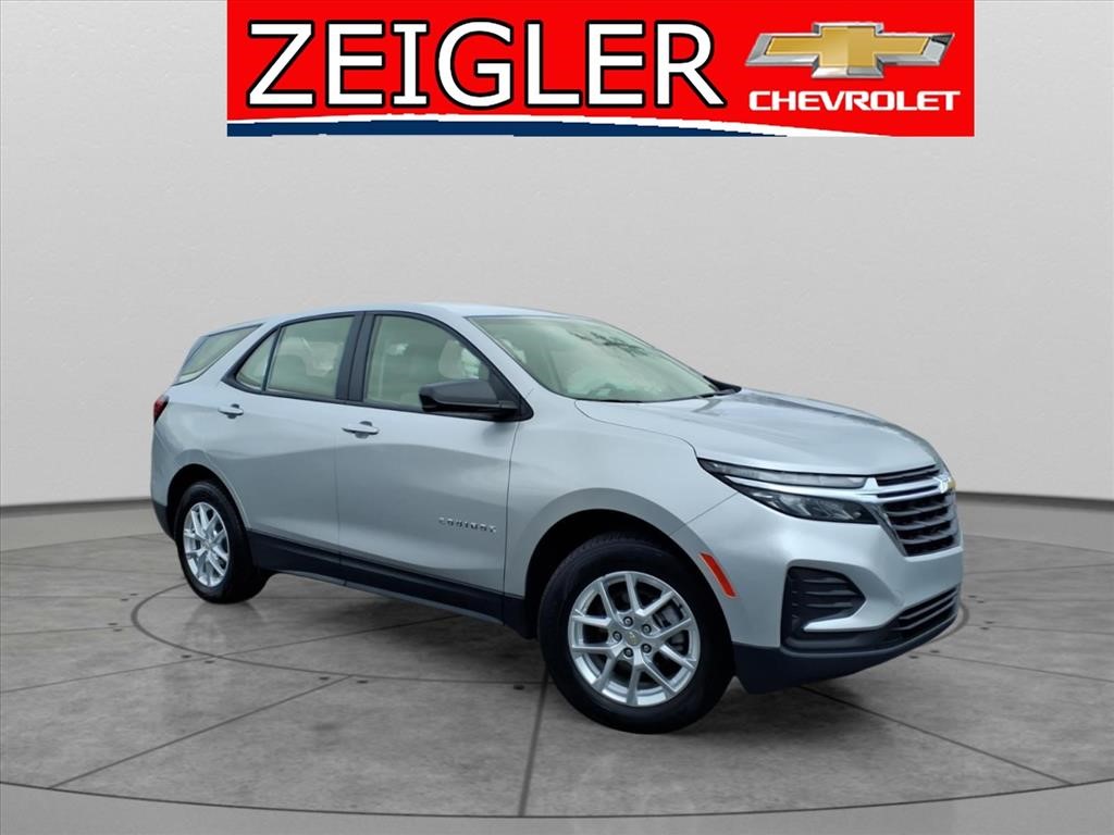 2022 Chevrolet Equinox LS - main photo
