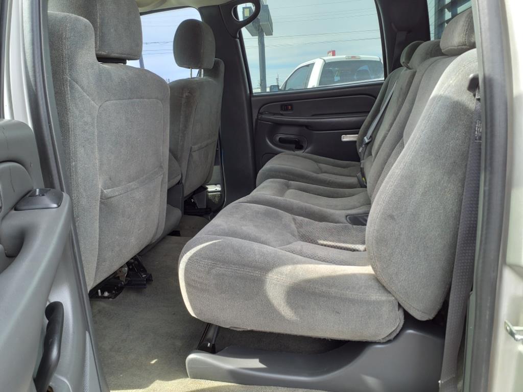 2004 Chevrolet Silverado 2500HD LS
