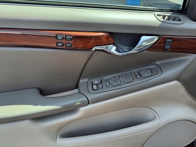 2003 Cadillac DeVille Base