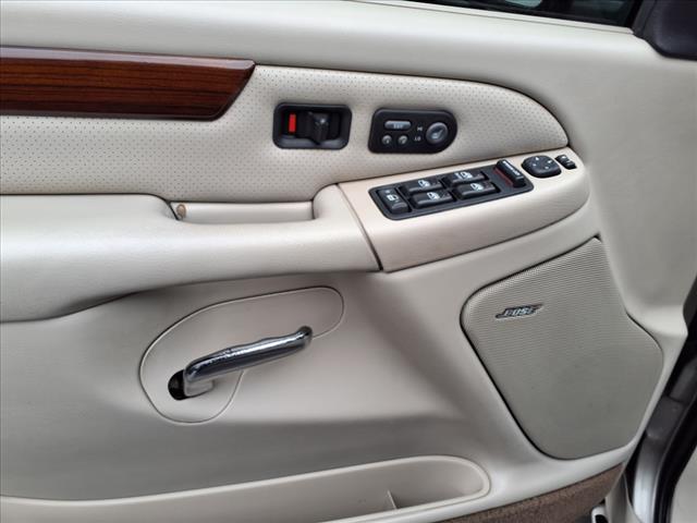 2002 Cadillac Escalade Base