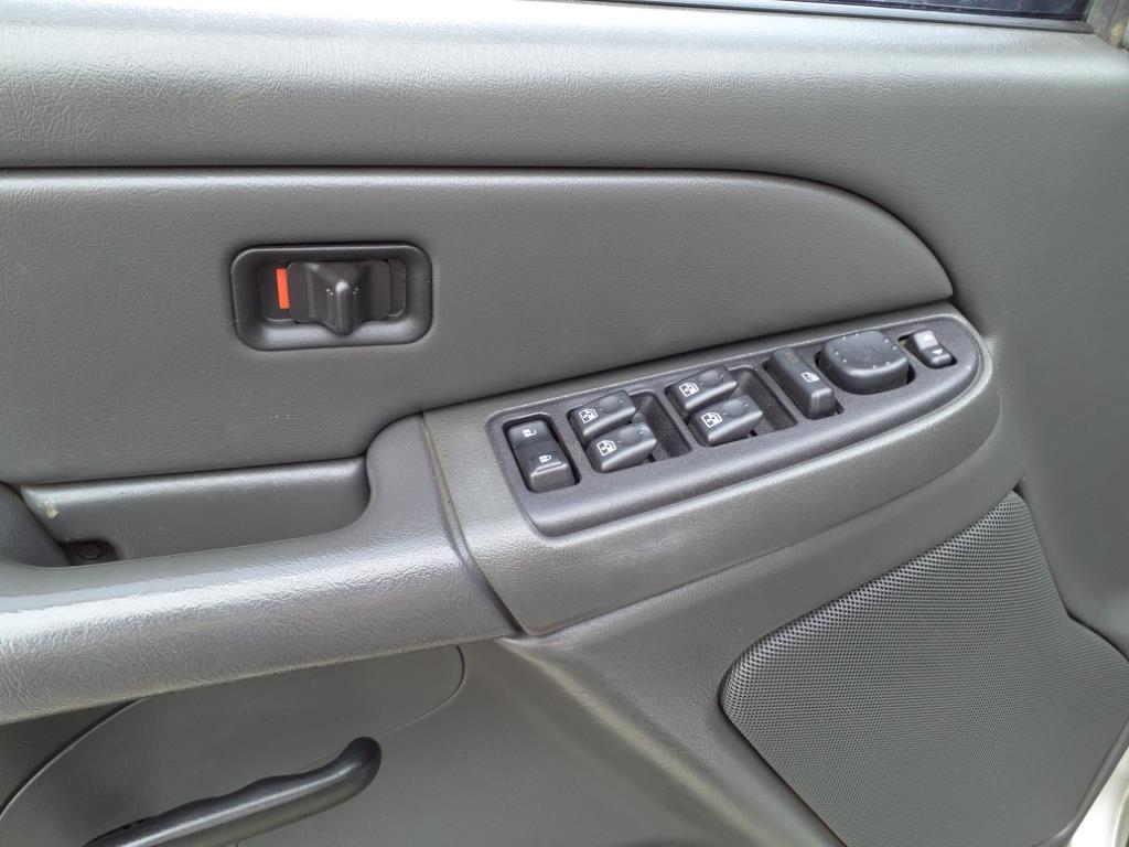 2004 Chevrolet Silverado 2500HD LS