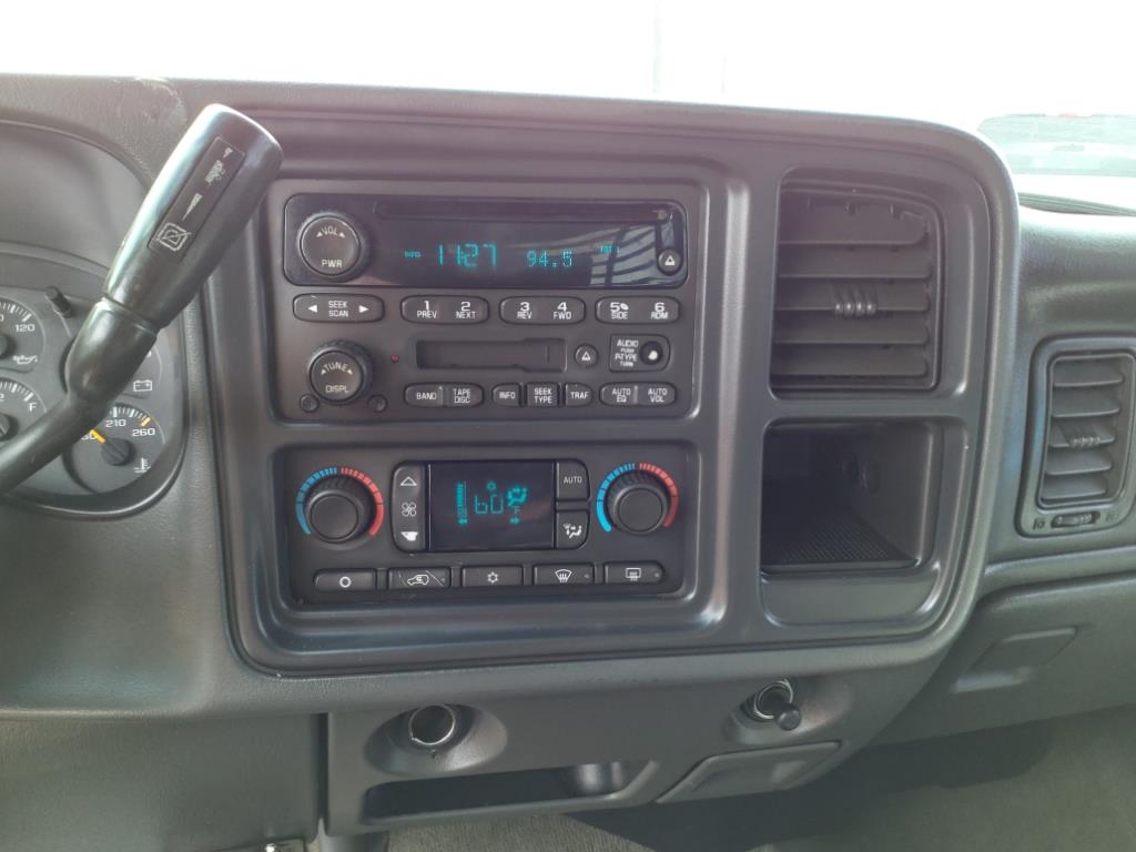 2004 Chevrolet Silverado 2500HD LS