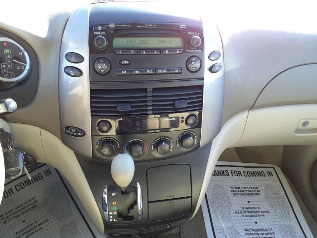 2010 Toyota Sienna CE 7-Passenger