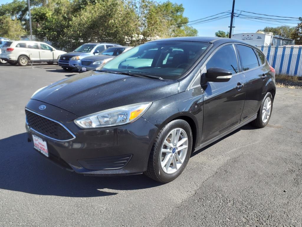 2015 Ford Focus SE - main photo