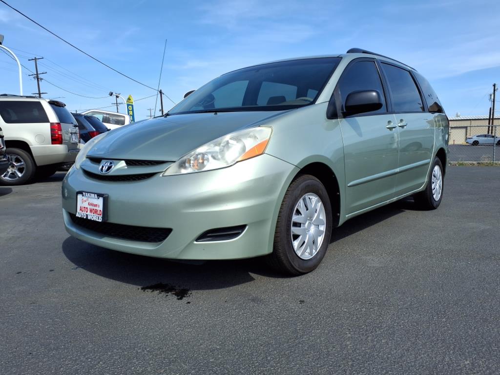 2010 Toyota Sienna CE 7-Passenger