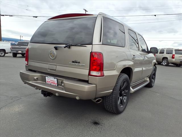 2002 Cadillac Escalade Base