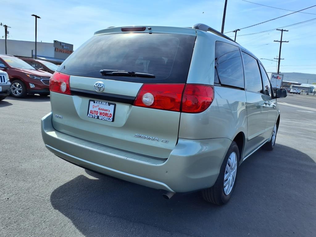 2010 Toyota Sienna CE 7-Passenger