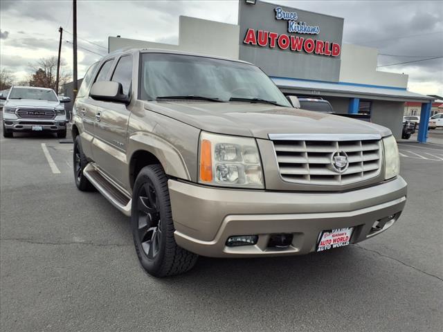 2002 Cadillac Escalade Base