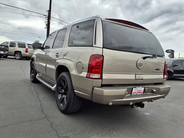 2002 Cadillac Escalade Base